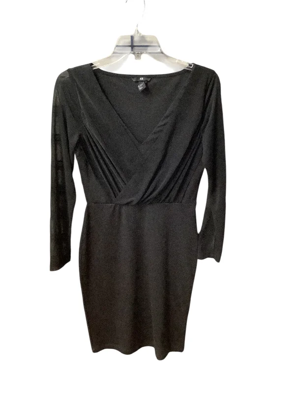 chic wrap dressDress Party Short By H&m In Black, Size: S