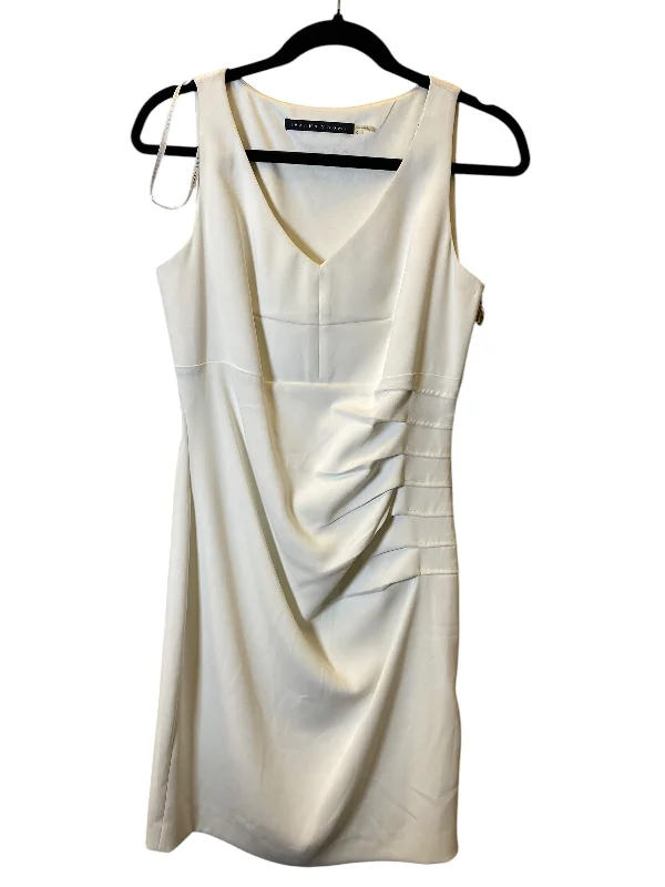 luxury dressDress Party Short By Ivanka Trump In White, Size: S