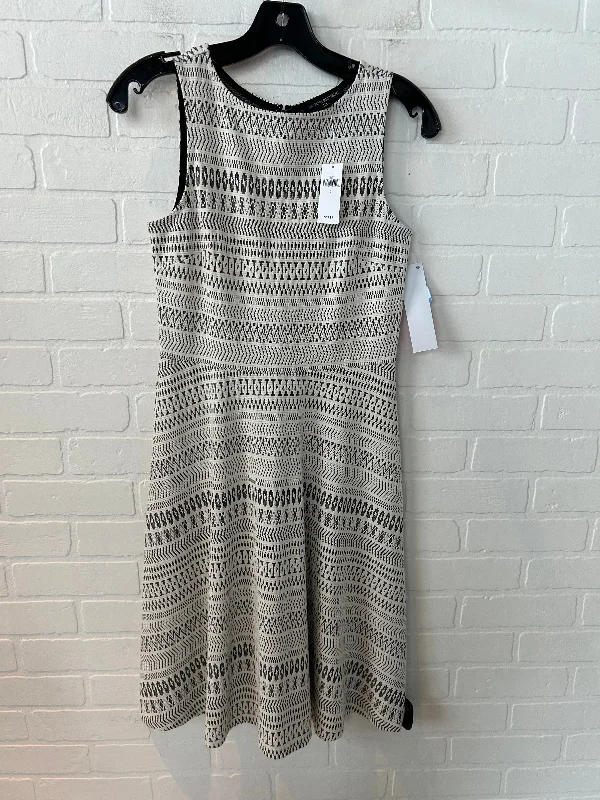 casual knit dressDress Casual Midi By Banana Republic In Cream & Grey, Size: Xs